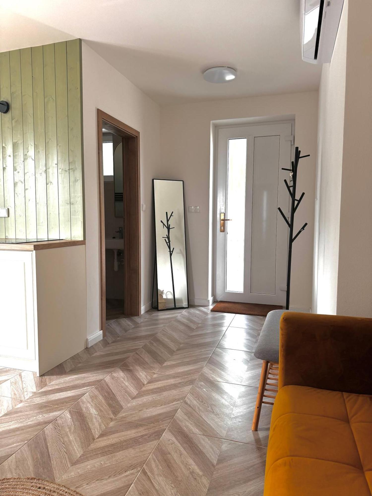 Kopr Apartment Pritluky Exterior photo